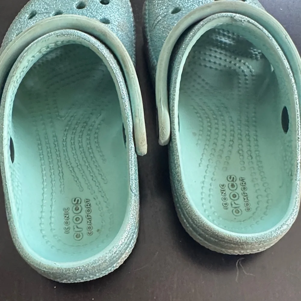 CROCS shiny teal